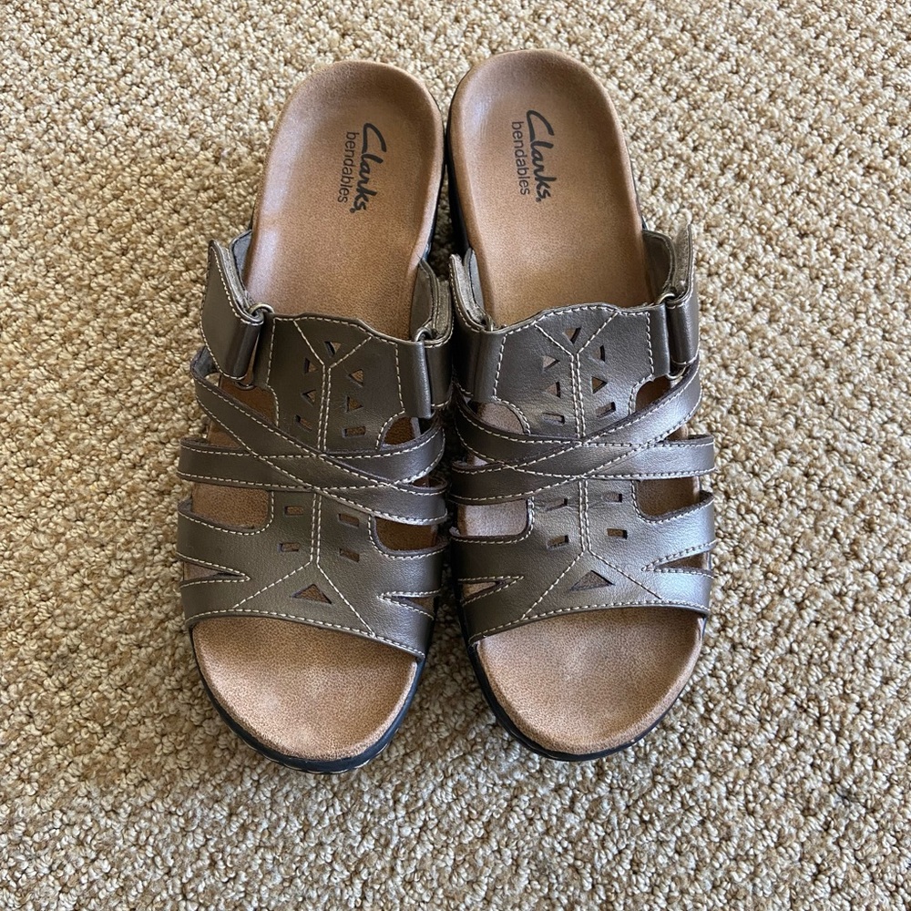 Clarks Bendables Sandals 👡